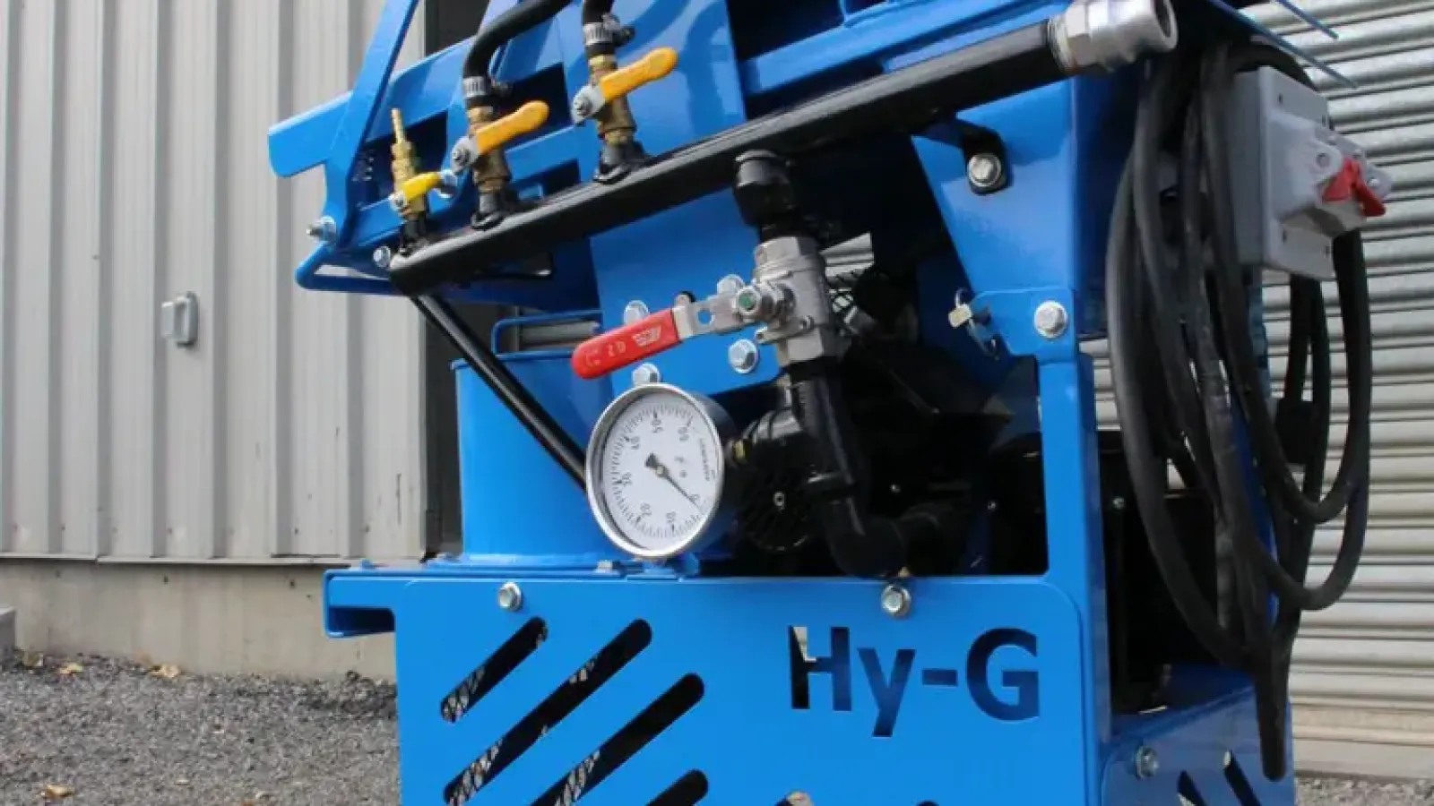 Hy-G P5T test-plant gold concentrator on a skid.