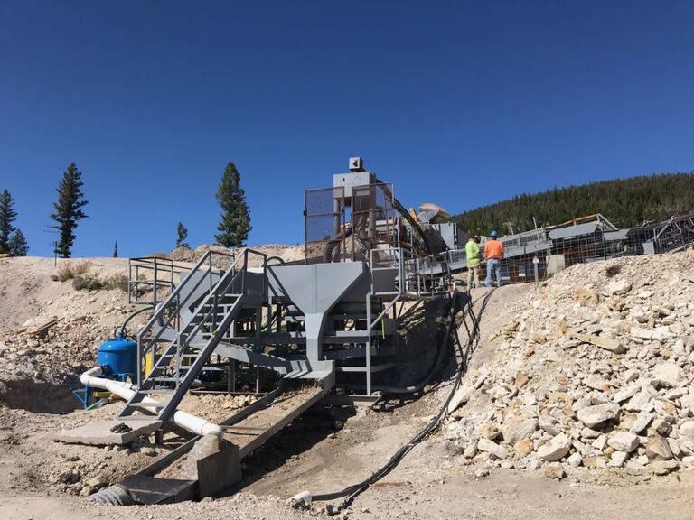Hy-G P40 concentrator working a riverbed gravel bar.