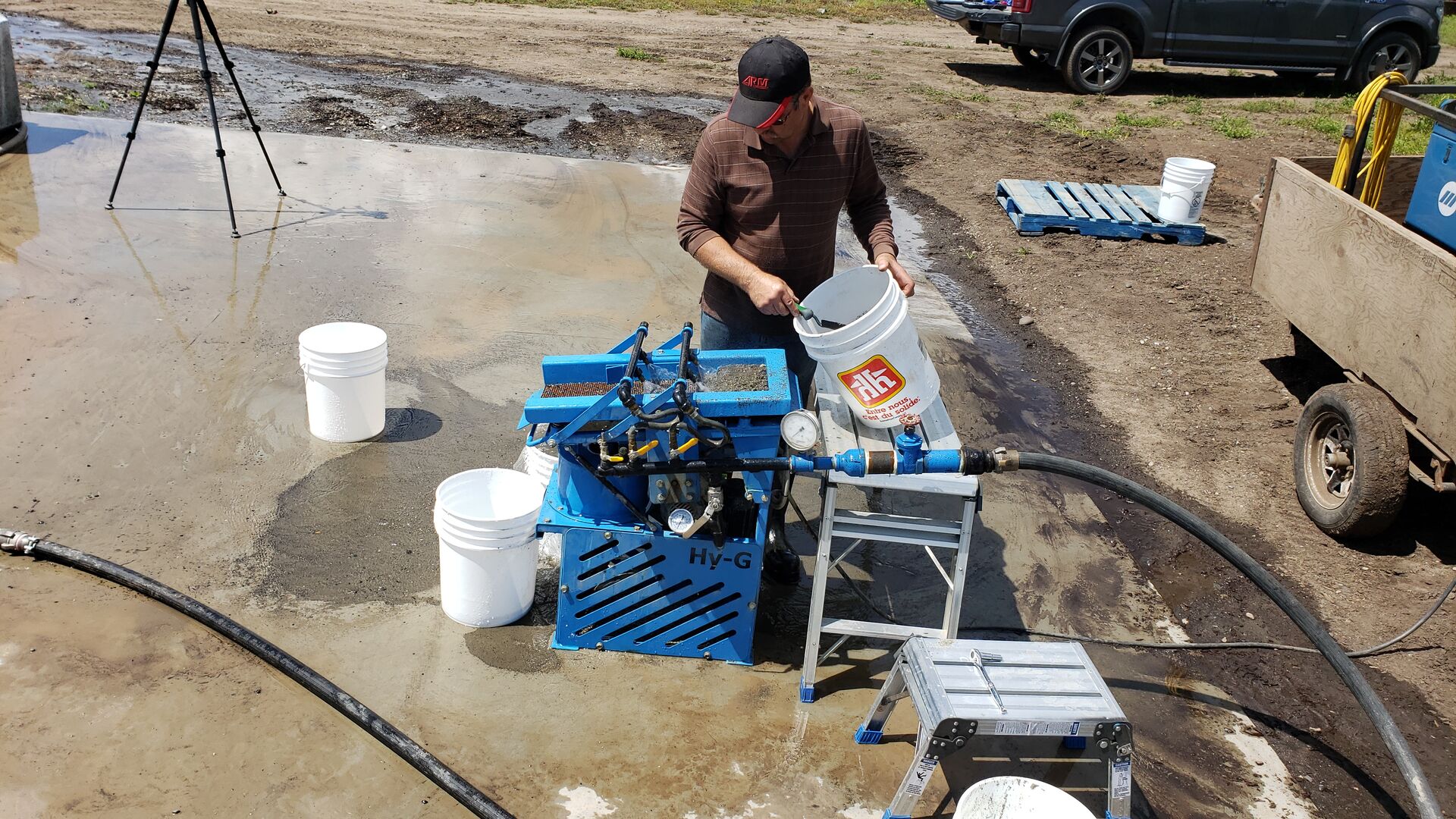 Hy-G P5T test plant operating outdoors in the field.